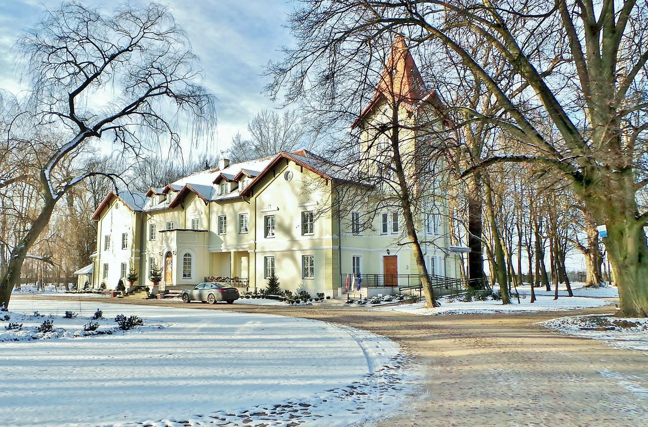 Palac Kobylin エクステリア 写真